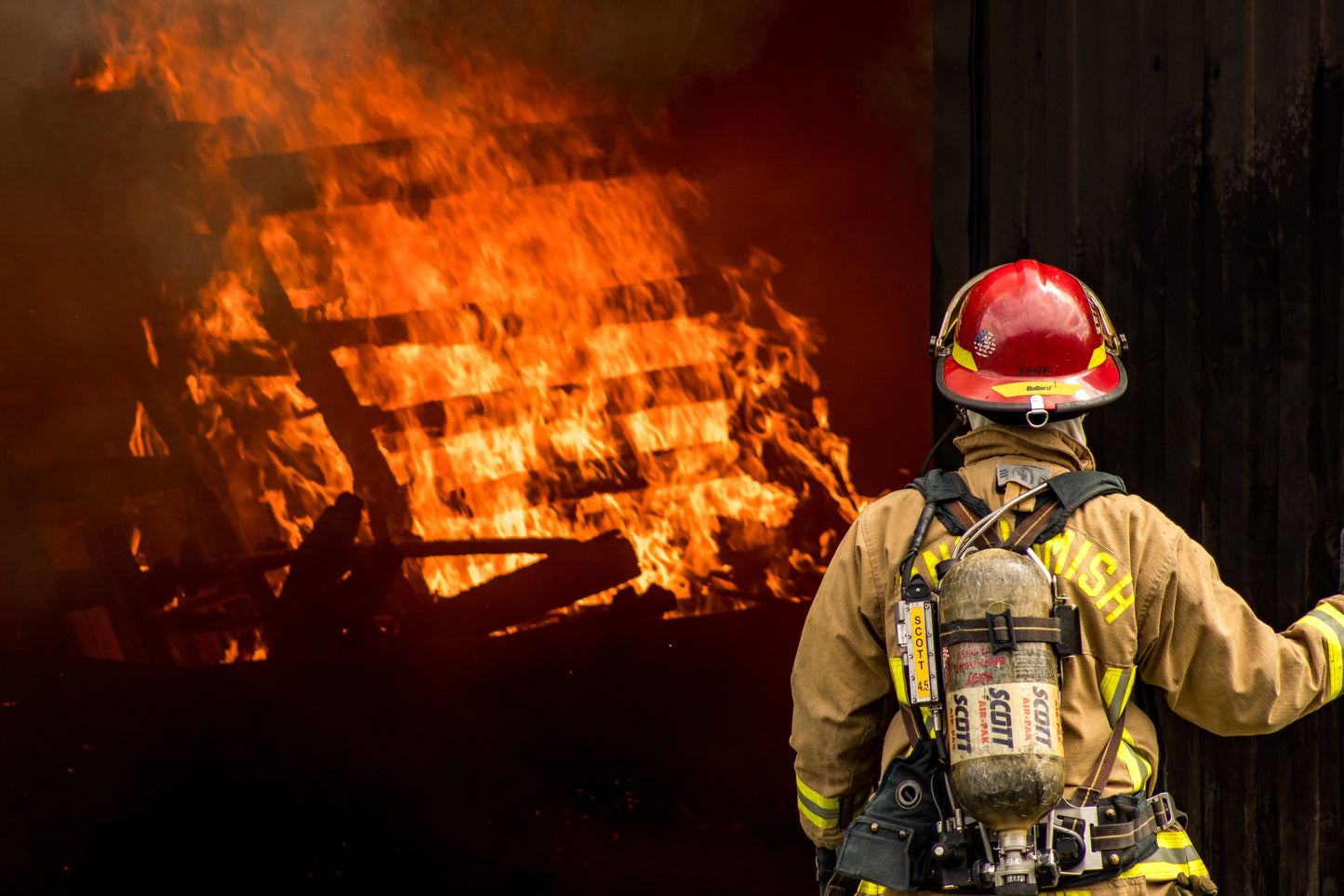 Firefighting with HydroLid